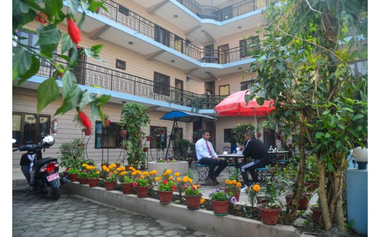 Hotel Travel Inn Pokhara Esterno foto